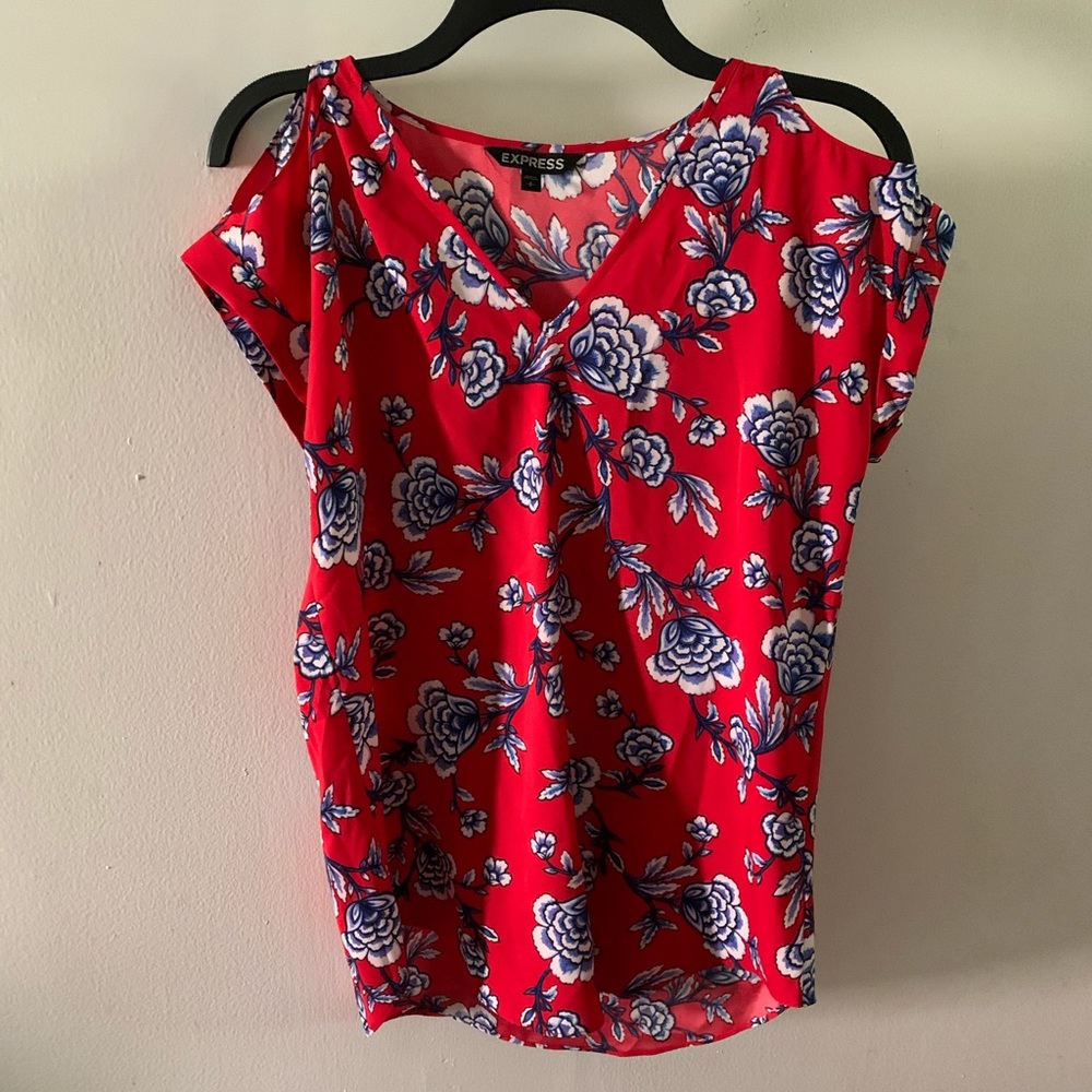 Floral Express top with shoulder cut outs